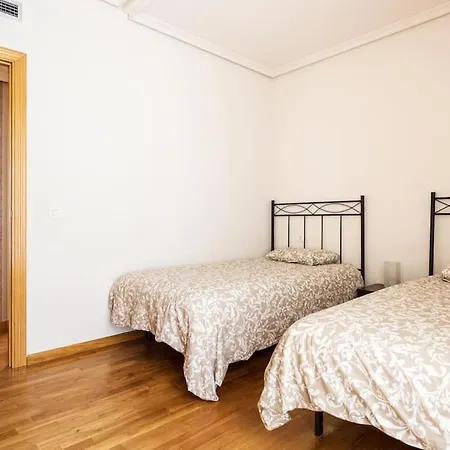 Tres Dormitorios, 2 Banos Pza Espana Con Garage * Zaragoza