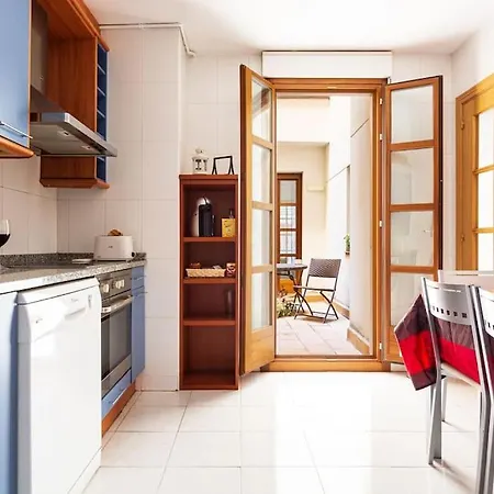 Tres Dormitorios, 2 Banos Pza Espana Con Garage Appartement