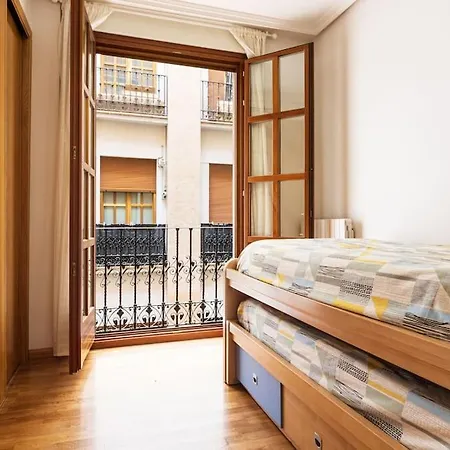 Appartement Tres Dormitorios, 2 Banos Pza Espana Con Garage
